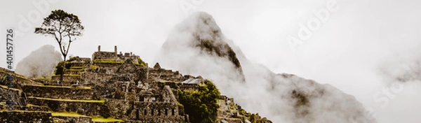 Fototapeta machu picchu with clouds