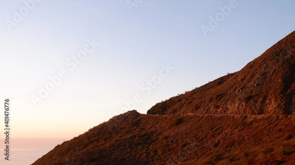 Obraz Ocean drive between mountains