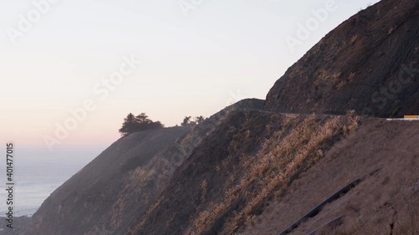 Obraz Ocean drive between mountains