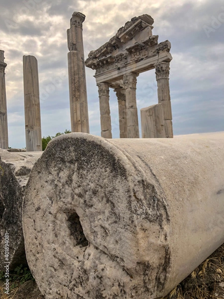 Obraz Columns in Pergamon 