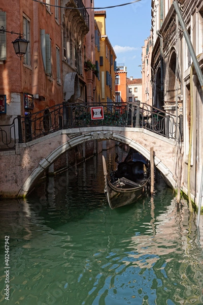 Obraz Canals, bridges and gondolas. The ancient city of Venice.