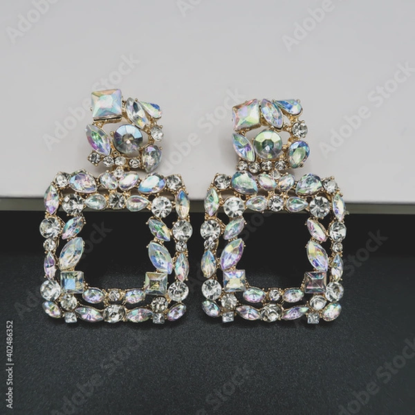 Obraz earrings with diamonds
