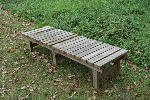 Fototapeta 木製のベンチ