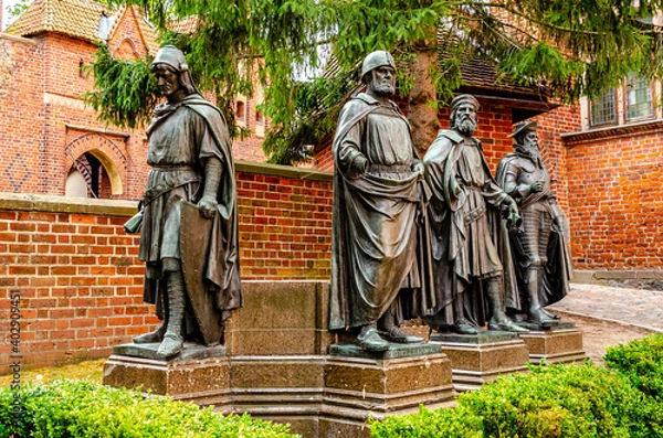 Fototapeta  Statues of the major Teutonic Order masters at the Medieval Teutonic Castle in Malbork, Poland.
