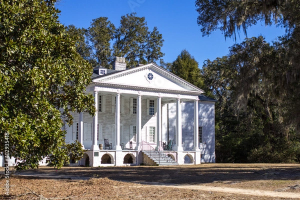Obraz The historic Hampton Plantation near Charleston, SC is a state owned landmark and the centerpiece of the Hampton Plantation state historic site. 