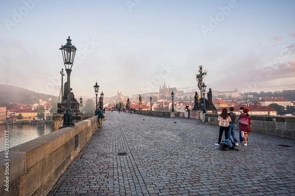 Obraz Karlsbrücke / Charles Bridge in Prag / Prague bei Sonnenaufgang