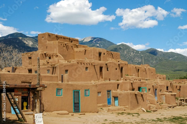 Fototapeta 世界遺産 タオス・プエブロの建造物