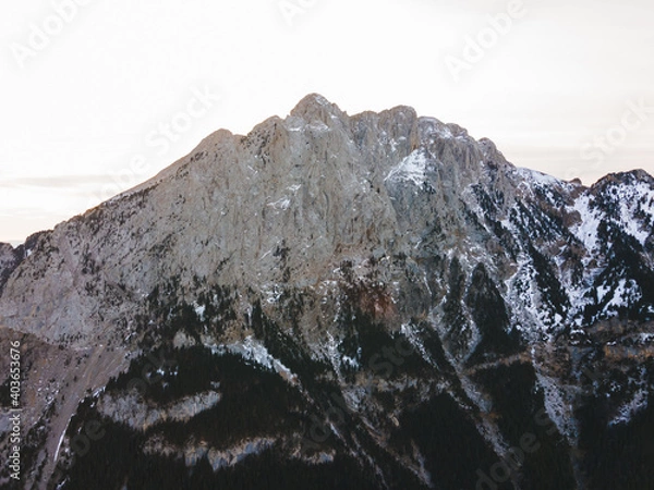 Obraz Snow road in the mountains in a cold winter in Canada