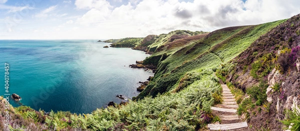 Fototapeta Insel Jersey, United Kingdom, Küstenlandschaft zwischen Bouley Bay und Gorey Bay.
Küste, Meer, Strand, wandern, Treppe, Weg, Küstenweg.