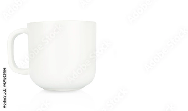 Fototapeta  A glass of fresh  milk on  isolated on white background..Raw milk is high in calcium and protein to drink for all ages..Milk consumption nutritious and healthy dairy products concept...