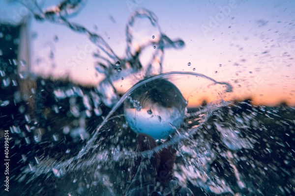 Obraz glass ball in water