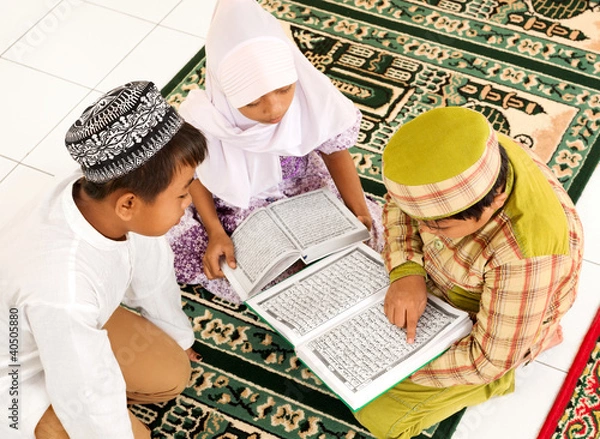 Obraz Children Reading Koran