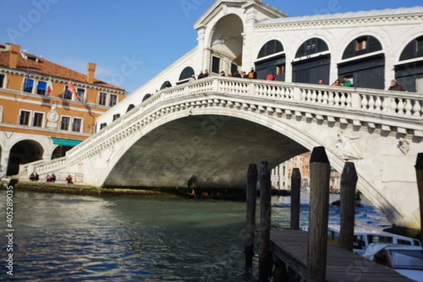 Fototapeta Ponte Realto Venizia. One of the most famous landmarks in Venice.