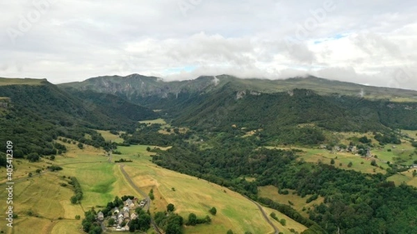Fototapeta Chaine des puys et puy-de-Sancy en Auvergne