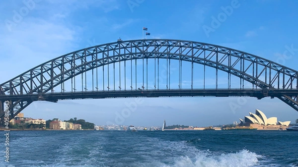 Fototapeta View of sydney harbour from the bac of a cruise boat 