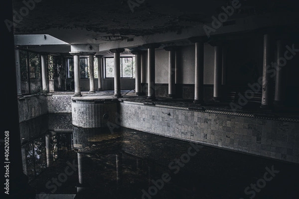 Obraz piscina y columnas