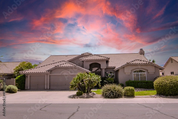 Obraz Pheonix Arizona Home in Pink and Purple Sunset