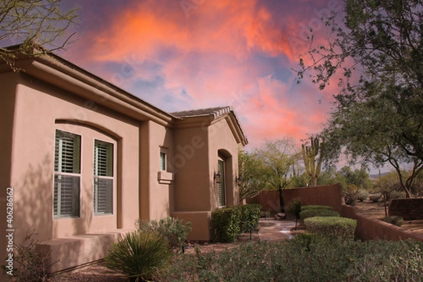 Obraz Phoeinx Area Home In Warm Summer Sunset