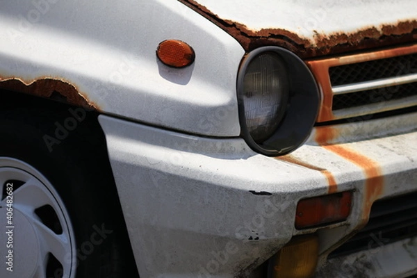 Obraz 放置されさび付いた持ち主不明車