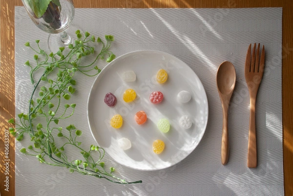 Obraz カラフルな飴の乗った皿