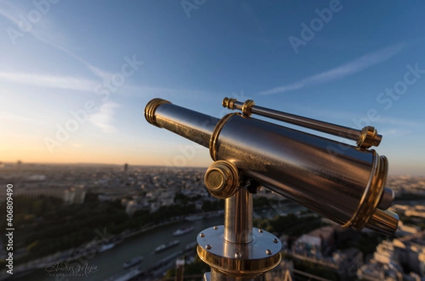 Fototapeta telescope on the top of the city
