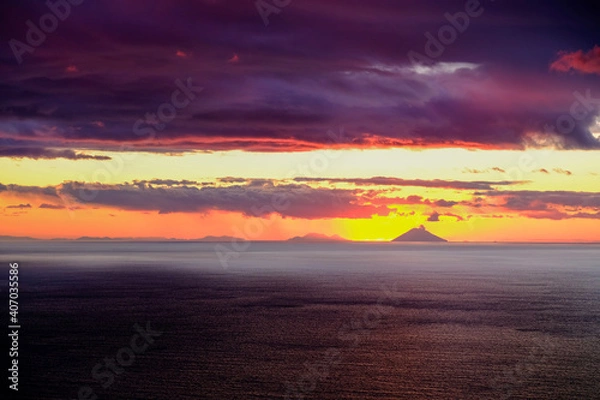 Obraz Stromboli sunset over the river
