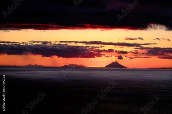Obraz Stromboli sunset over the sea