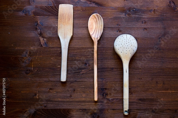 Obraz mestoli in legno da cucina per preparazione cibo