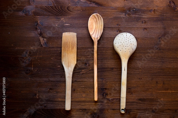 Obraz mestoli in legno da cucina per preparazione cibo