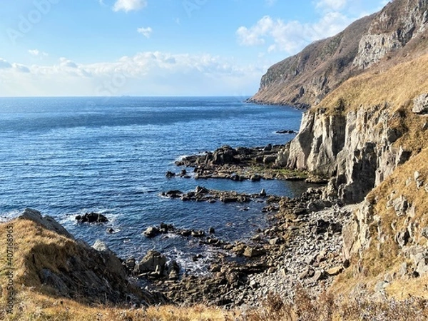 Fototapeta 険しい岩のある岬