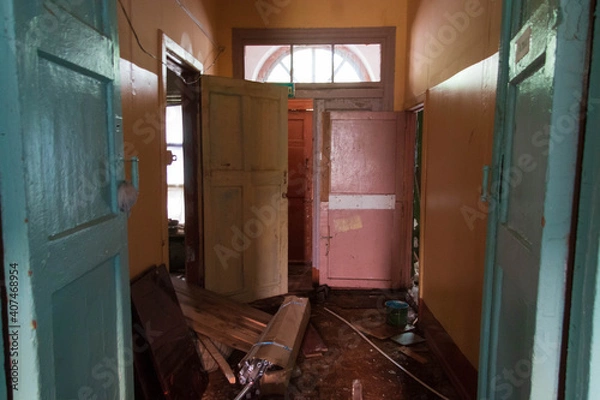 Fototapeta room in an abandoned building