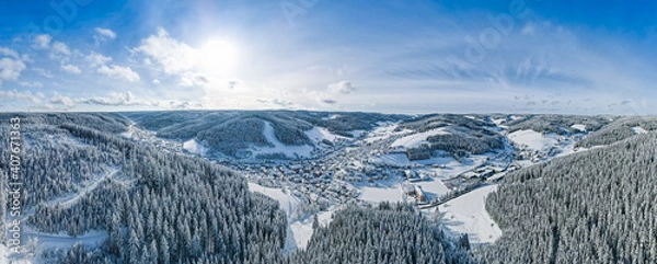 Fototapeta Panorama im Winter mit Blick über Vöhrenbach im Schwarzwald