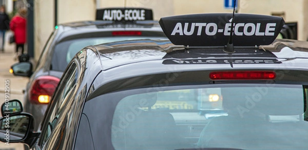 Fototapeta Voiture d'auto-école.