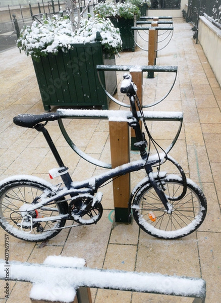 Fototapeta Vélo enneigé