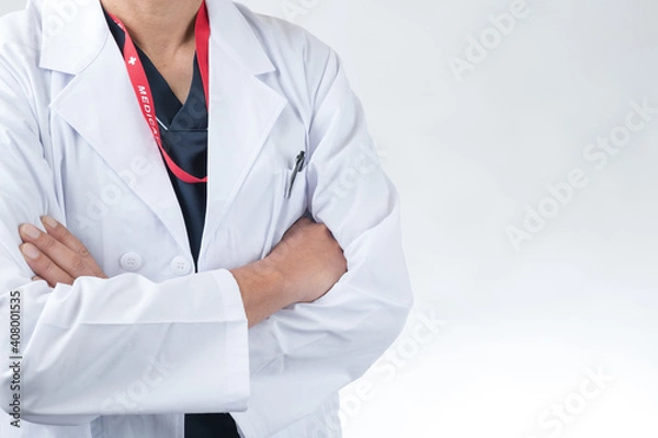 Obraz 白衣姿の男性医師　腕組み