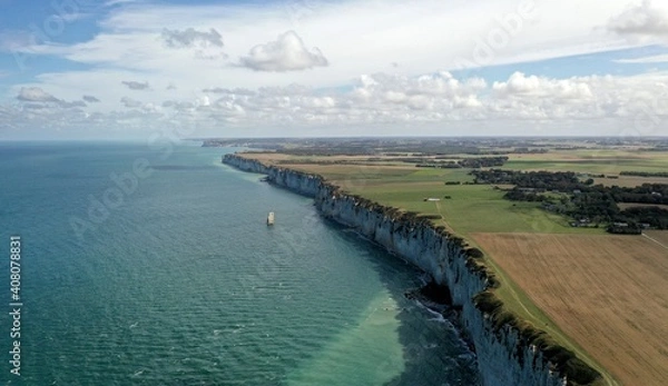 Fototapeta Falaise d'Etretat et aiguille creuse vue aérienne