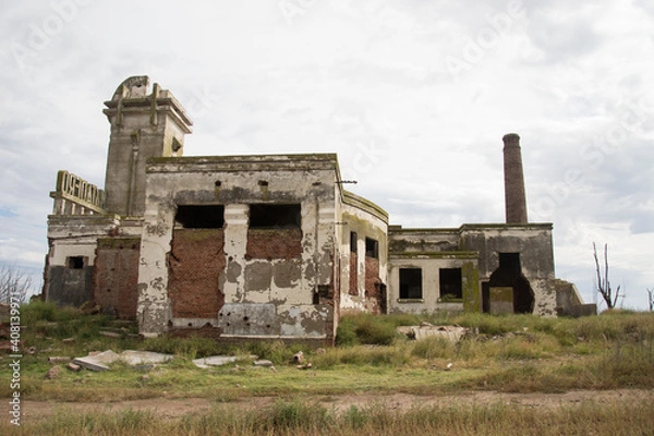 Fototapeta Edificio abandonado en Epecuen, Buenos Aires.