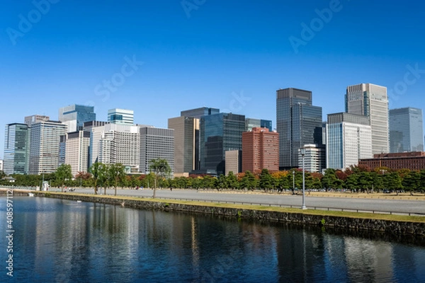 Fototapeta 東京都 皇居前広場と丸の内、高層ビル群