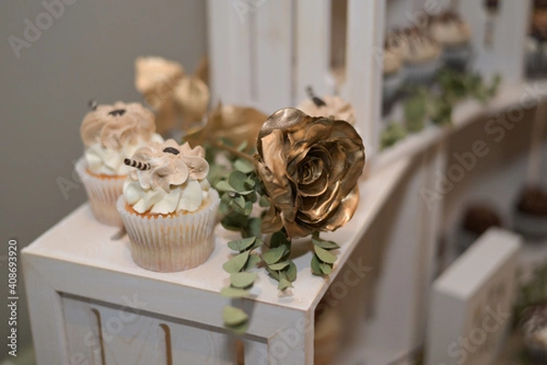 Obraz Wedding dessert table cupcake
