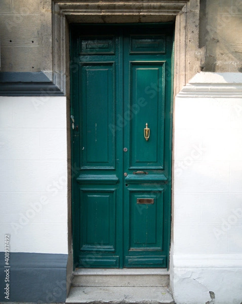 Obraz The green gate, in the city streets, old gate