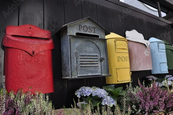 Fototapeta old post box