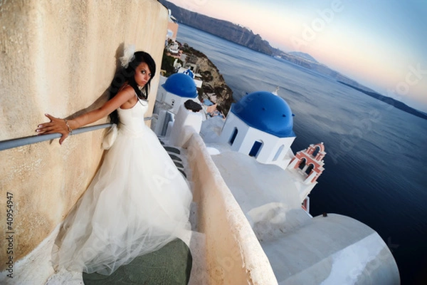 Obraz Bride in Santorini at sunset