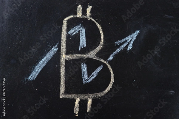 Fototapeta Chalk drawing on the bitcoin board and the arrow of the rate growth chart