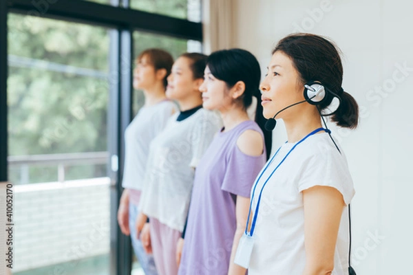 Fototapeta スポーツインストラクター・講師
