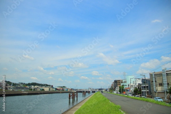 Fototapeta 鶴見川の土手【国内・神奈川県】