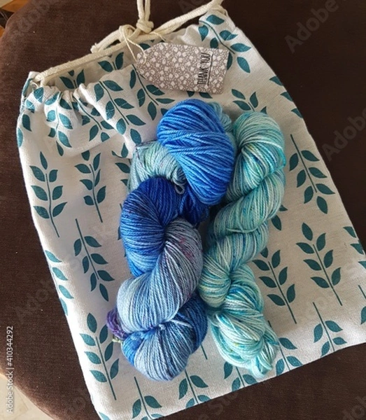 Obraz Blue Yarns and bag