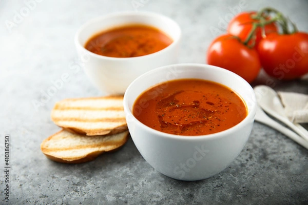 Fototapeta Homemade spicy tomato soup with grilled bread