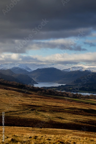 Fototapeta Looking over Lake Ullswater towards Helvellyn from Askham Fell.