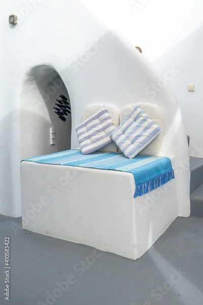 Obraz white bed in a white room