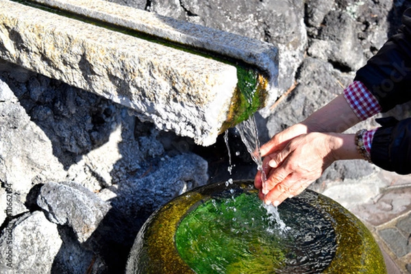 Fototapeta 伊豆土肥温泉の手湯